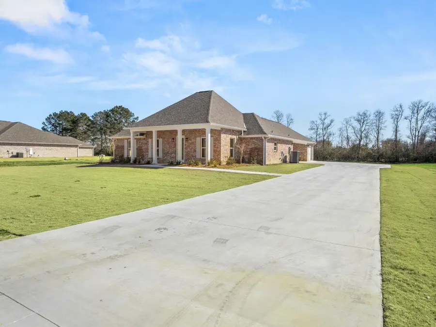 403 Liberty Dr, Leesville, LA 71446 - Image #3