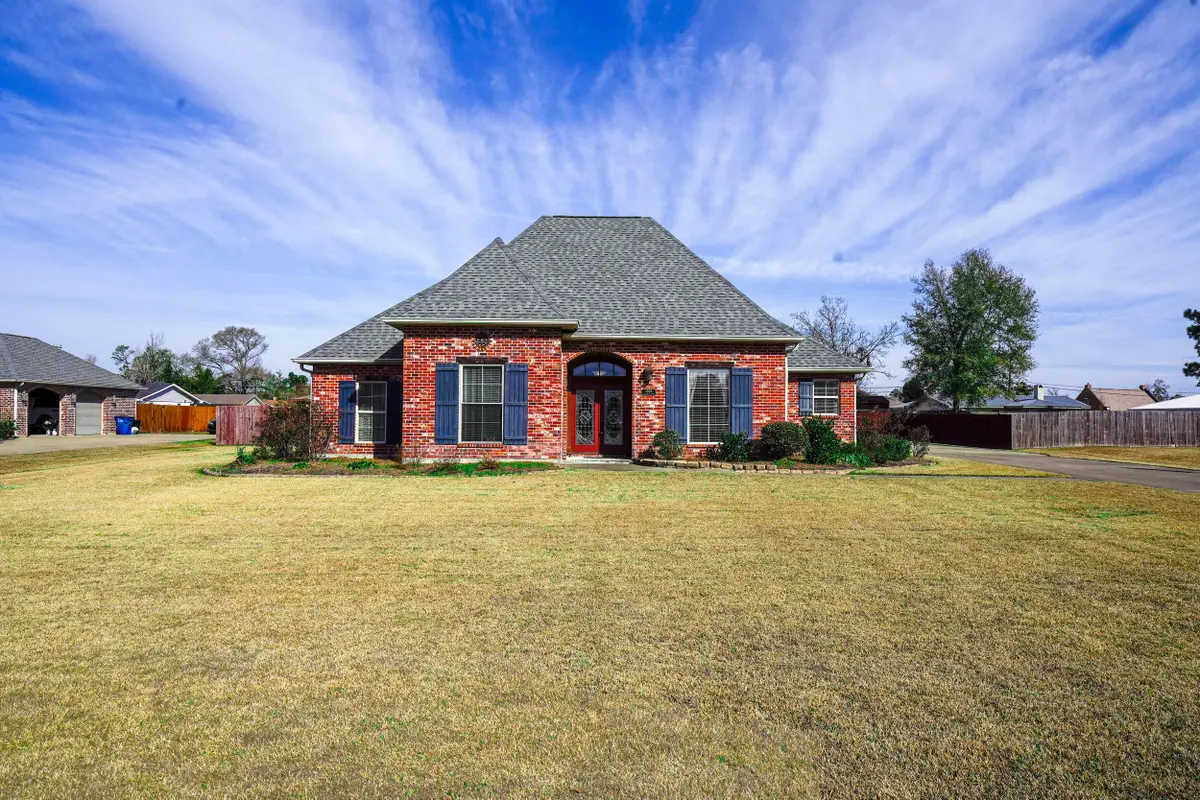 1908 Chardonnay Dr, Lake Charles, LA 70611 - Image #1