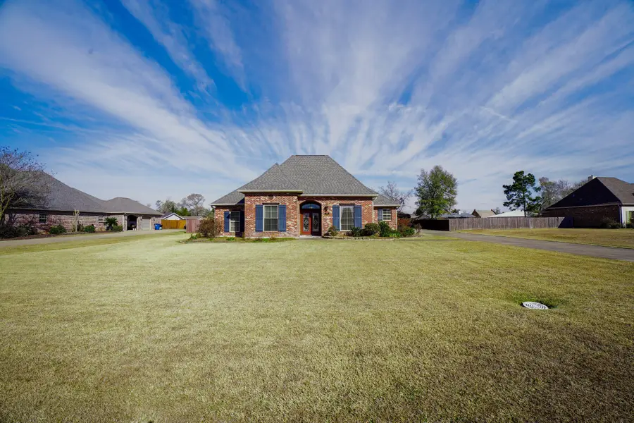 1908 Chardonnay Dr, Lake Charles, LA 70611 - Image #2