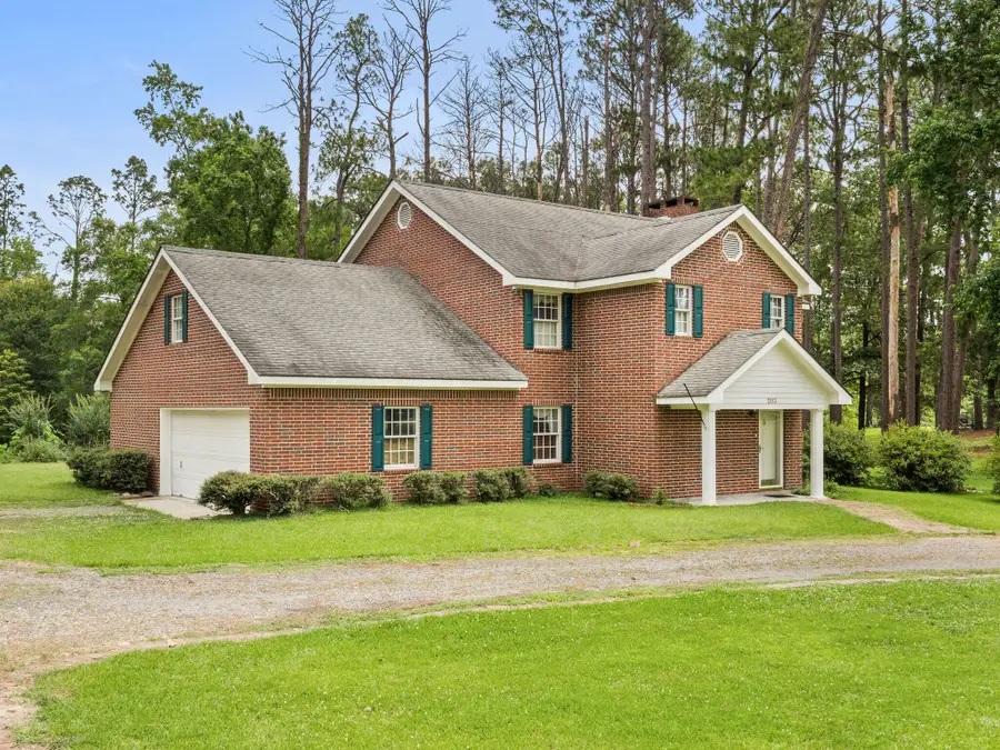 203 Country Club Ln, Leesville, LA 71446 - Image #2