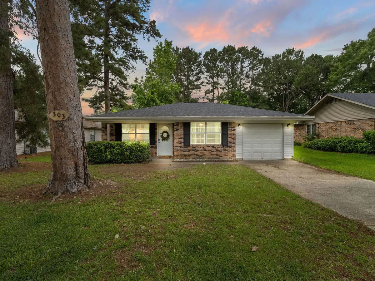 303 Lake Street, New Llano, LA 71461 - #1
