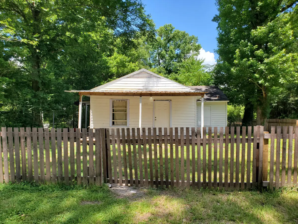 209 N Prairie St, Leesville, LA 71446 - #1