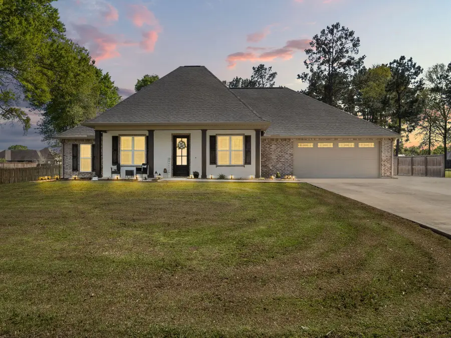 184 Carter Dr, Leesville, LA 71446 - #2