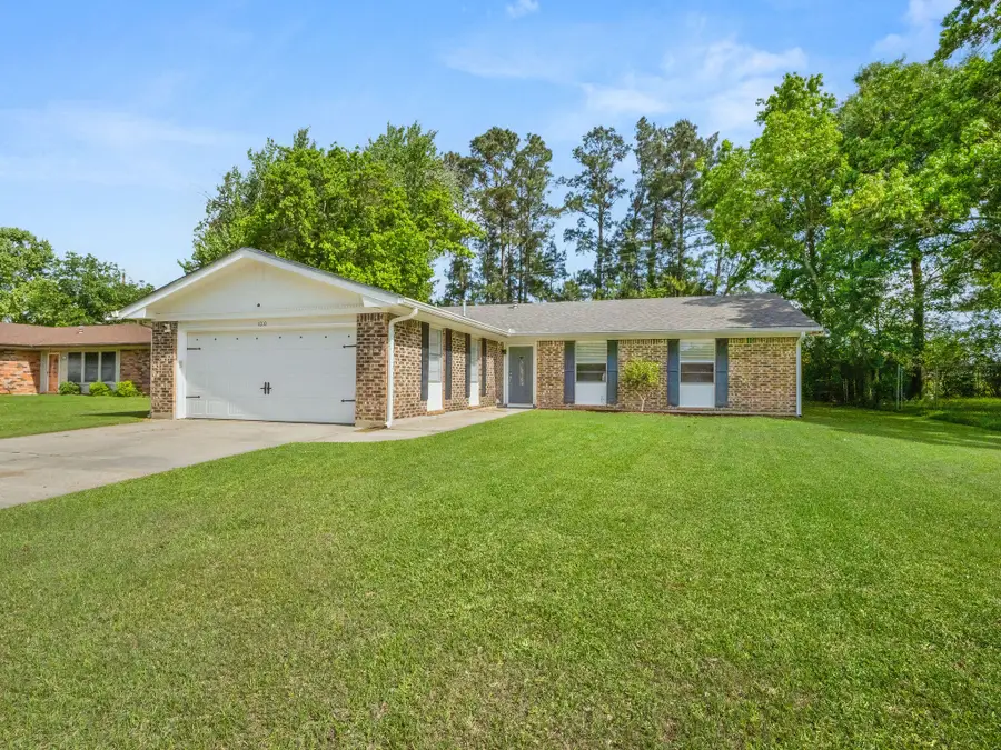 1010 Meadowbrook Dr, Deridder, LA 70634 - #2