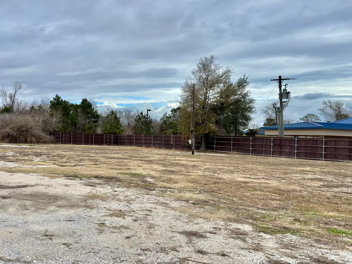 1208 Sam Houston Jones Pkwy, Lake Charles, LA 70611 - #1