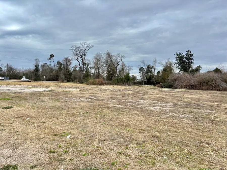 1208 Sam Houston Jones Pkwy, Lake Charles, LA 70611 - #3