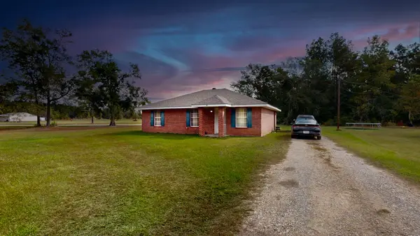 1118 Pinder Ln, DeQuincy, LA 70633