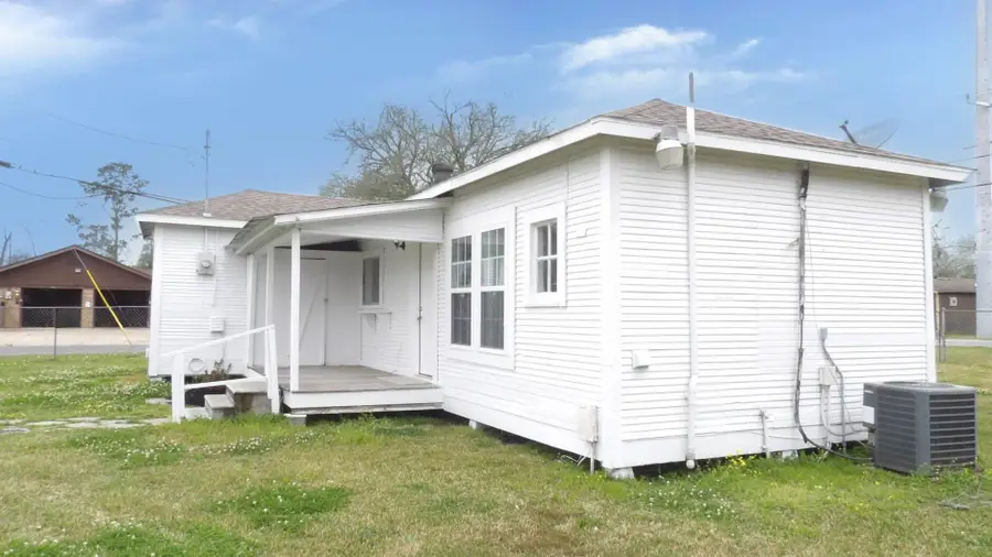 913 W Burton St, Sulphur, LA 70663 - #3