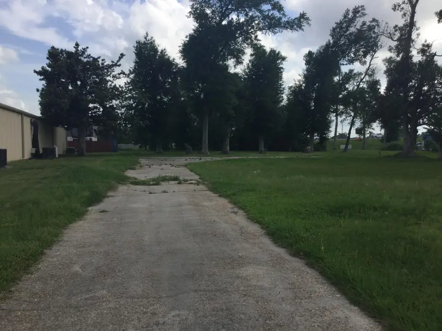 1802 E Prien Lake, Lake Charles, LA 70601 - #2