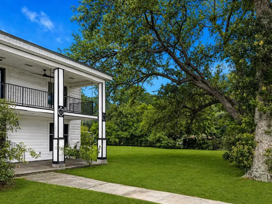 401 W 1st St, Iowa, LA 70647 - #2