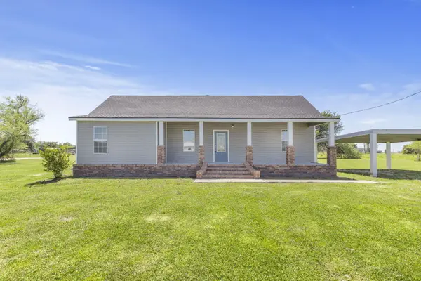 151 Ednas Rd, Lake Charles, LA 70607