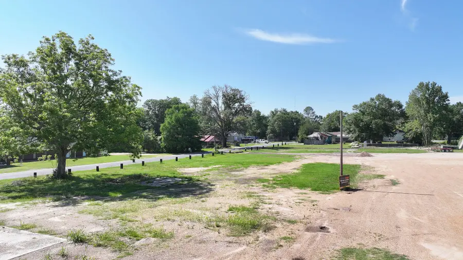 E 1st St, Deridder, LA 70634 - Image #2