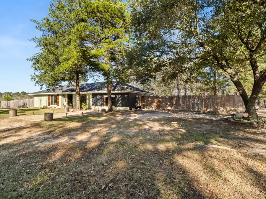 941 Holly Grove Rd, Anacoco, LA 71403 - Image #2