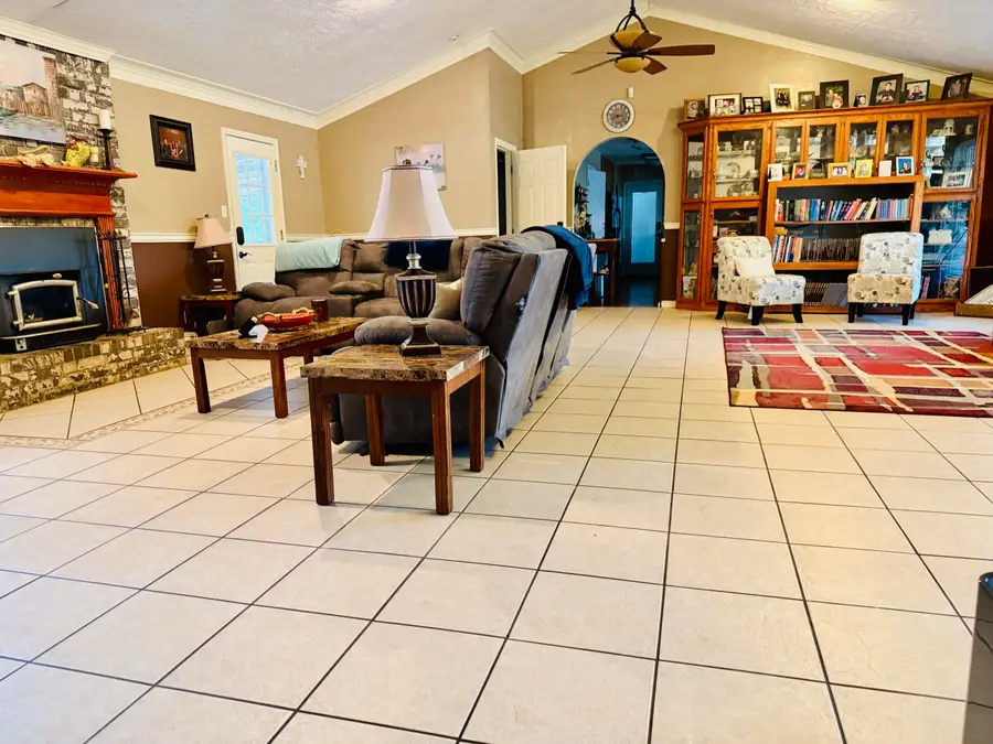1285 Hawthorne, Leesville, LA 71446 - #3