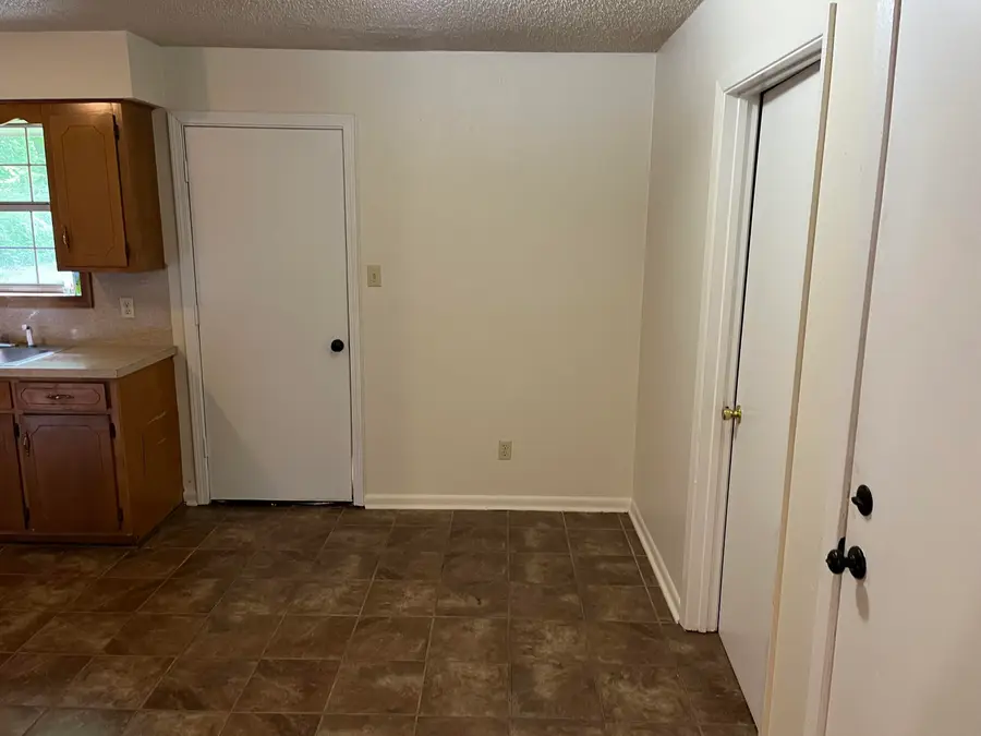 1304 Butler, Leesville, LA 71446 - #3