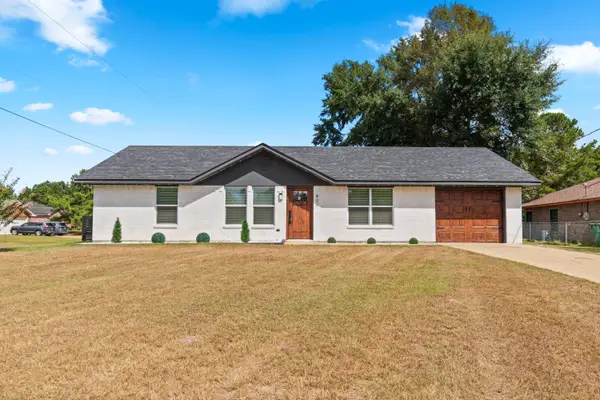 801 Holly St, New Llano, LA 71461