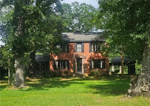 900 N James Avenue, McComb, MS 39652