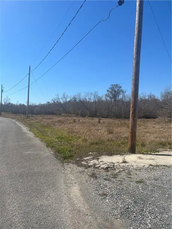 137 Tahiti Trail, Vacherie, LA 70090