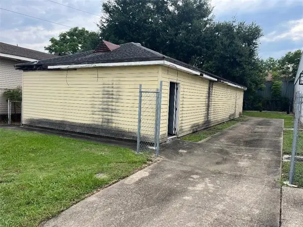 2421 Port Street, New Orleans, LA 70117