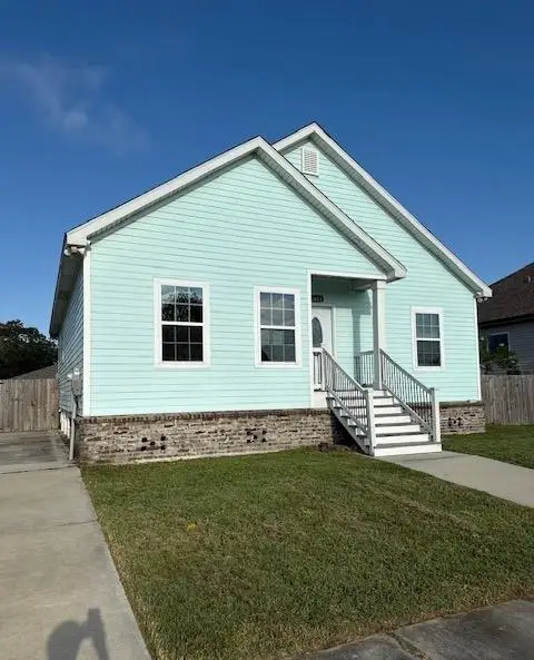 3808 Dominique Drive, Chalmette, LA 70043