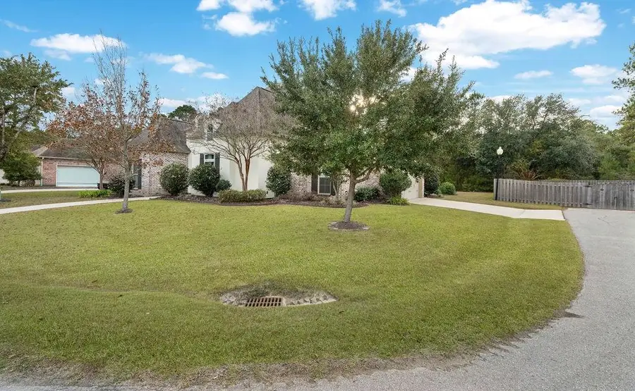 297 W Longview Court, Madisonville, LA 70447 - Image #2