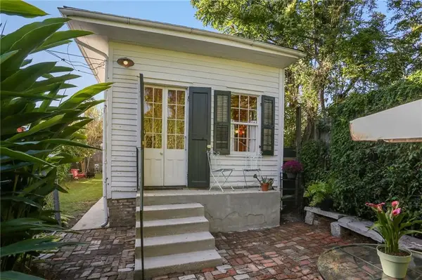 1024 Martinique Alley, New Orleans, LA 70117