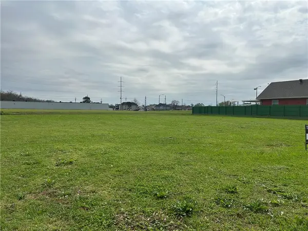 40731,40732,40733 Lake Forest Boulevard, New Orleans, LA 70126