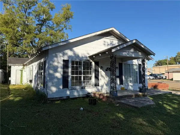121 S 11th Street, Oakdale, LA 71463