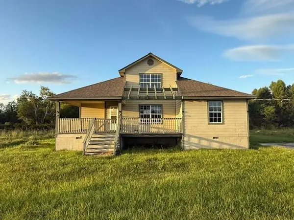 326 Country Village Drive, Raceland, LA 70394