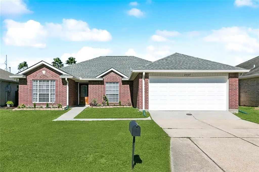 2007 S Village Green Drive, Harvey, LA 70058 - Image #1
