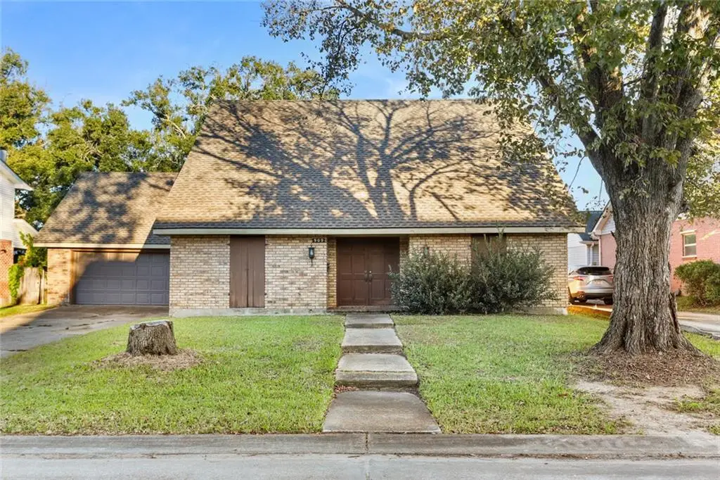 909 Marlene Drive, Gretna, LA 70056 - Image #1
