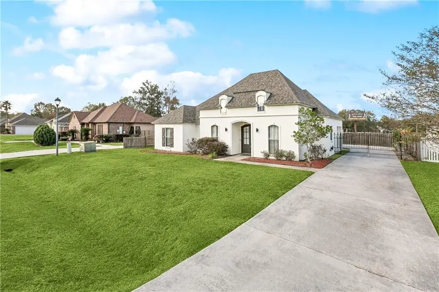 40520 Misty Oak Court, Prairieville, LA 70769 - Image #2