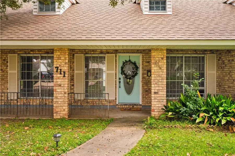 711 Tanglewood Drive, Alexandria, LA 71303 - Image #2