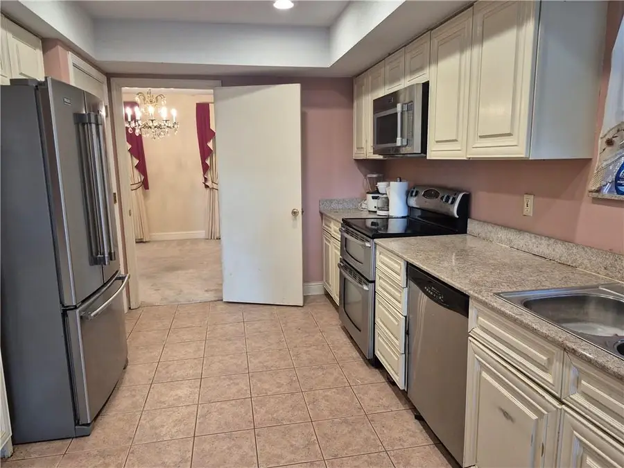 6944 Cove Drive, New Orleans, LA 70126 - Image #2