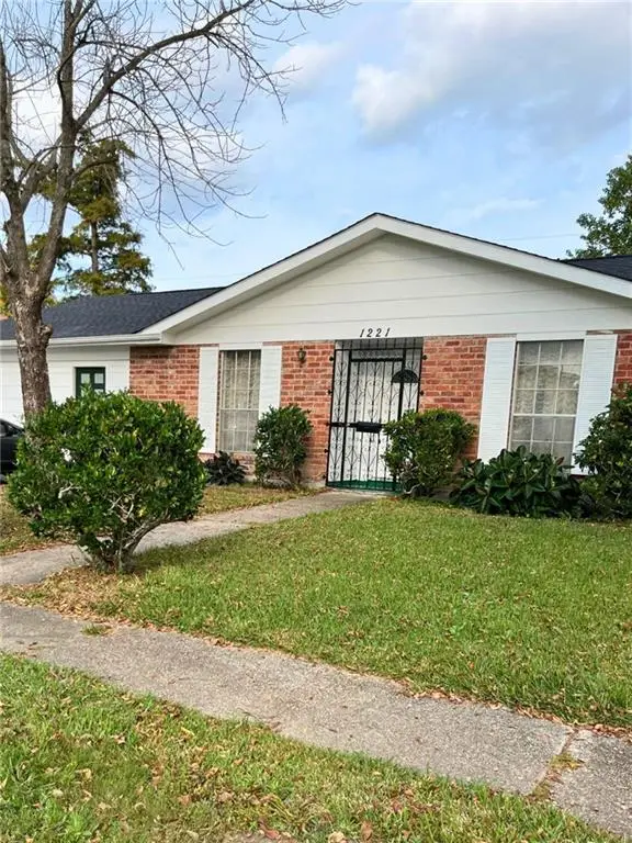 1221 Loch Lomand Drive, Harvey, LA 70058