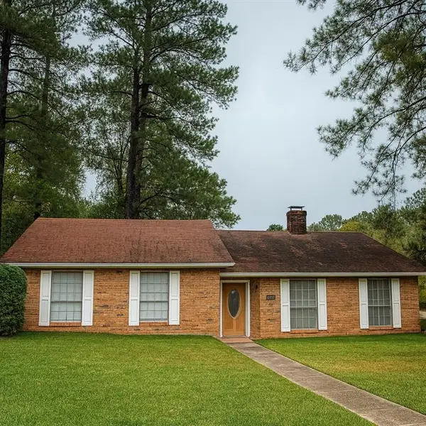 402 Longstreet Road, Pineville, LA 71360