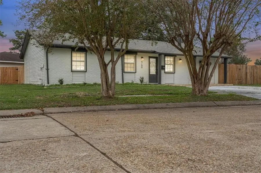740 Willowbrook Drive, Gretna, LA 70056 - Image #2