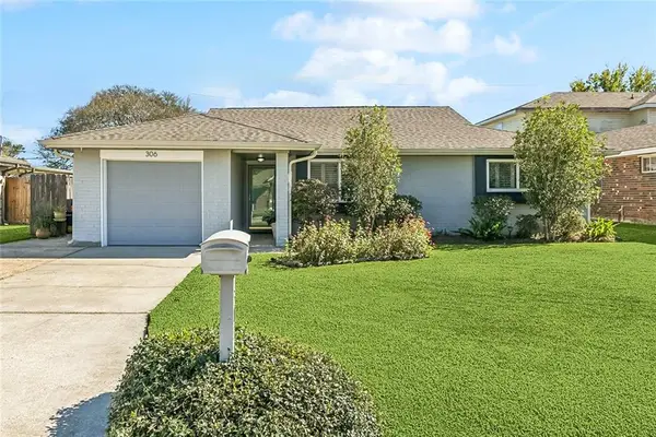 306 River Point Drive, Destrehan, LA 70047