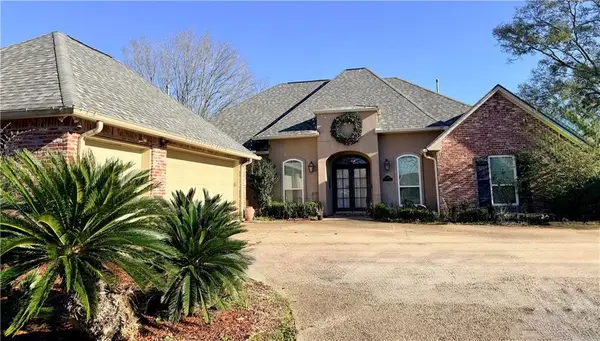 13404 E Lakeshore Drive, Prairieville, LA 70769