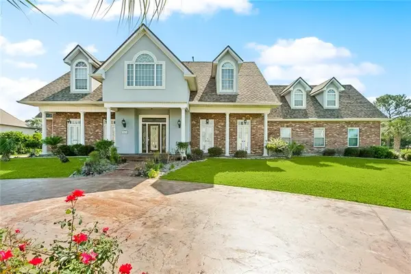 3633 Lake Michel Court, Gretna, LA 70056