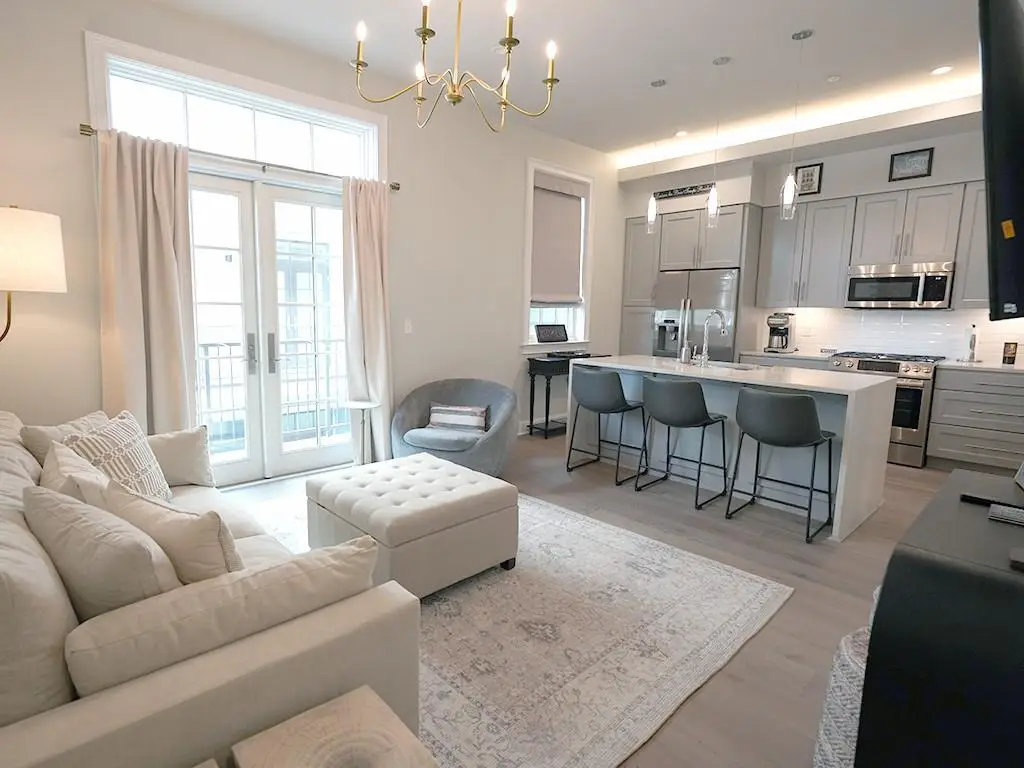 731 St Charles Avenue #305, New Orleans, LA 70130 - Image #1