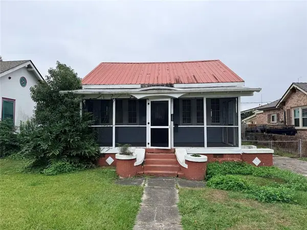 1600 Bodenger Boulevard, New Orleans, LA 70114