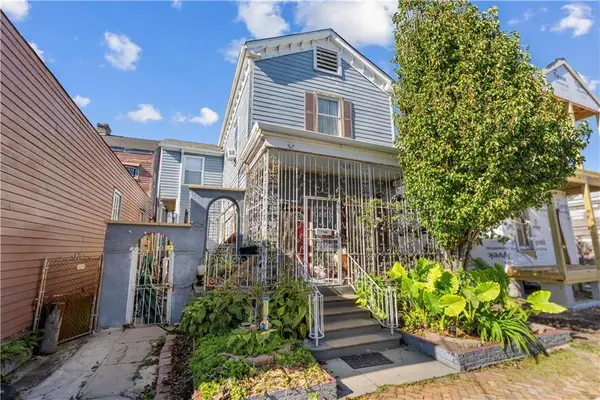 1136 Touro Street, New Orleans, LA 70116