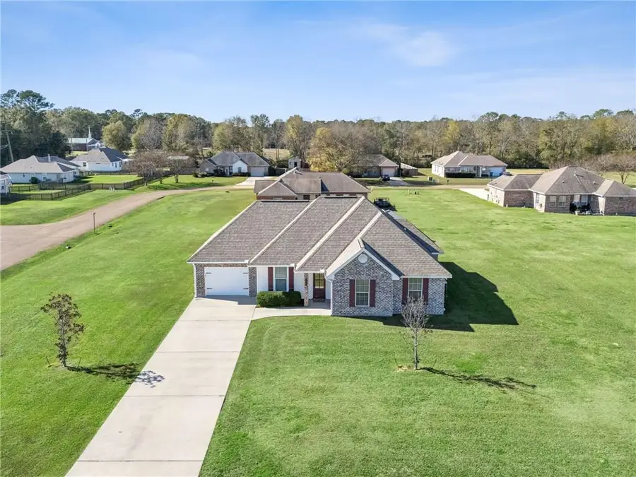 209 Marle Loop, Folsom, LA 70437 - Image #2