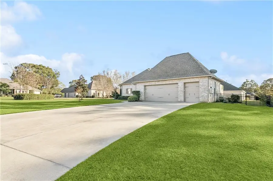 924 Great Southern Drive, Abita Springs, LA 70420 - Image #2