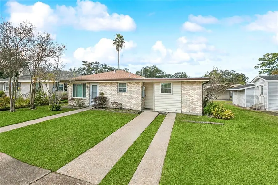 828 Colonial Club Drive, Harahan, LA 70123 - Image #2