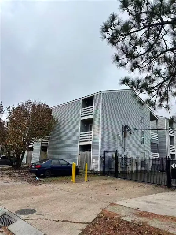 4218 Hessmer Avenue #302, Metairie, LA 70002