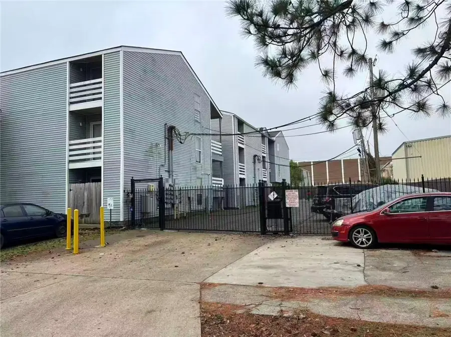 4218 Hessmer Avenue #302, Metairie, LA 70002 - Image #2