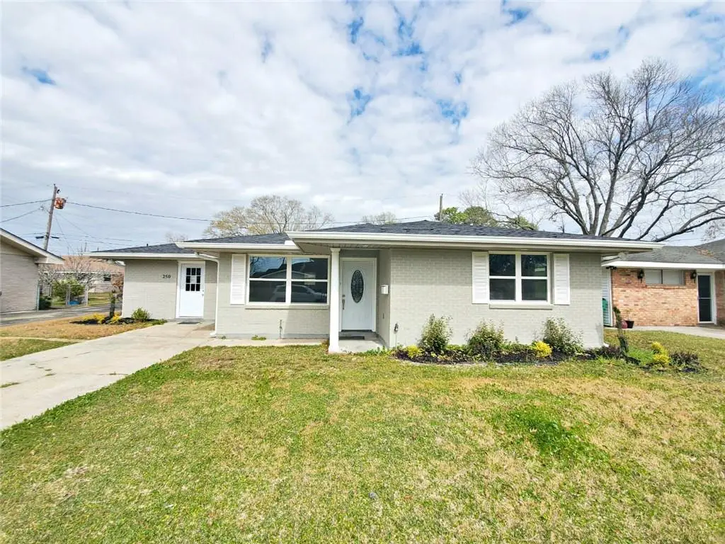 250 Willow Drive, Gretna, LA 70053 - Image #1