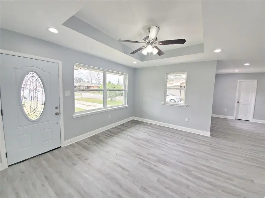 250 Willow Drive, Gretna, LA 70053 - Image #2